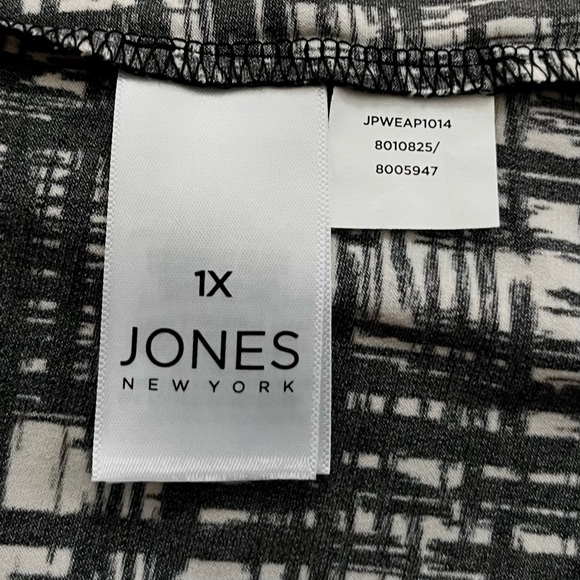 Jones New York-Women’s Sleeveless Top-Size 1X-Black & White - Picture 12 of 13